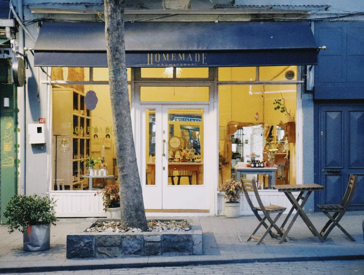 Small local business storefront